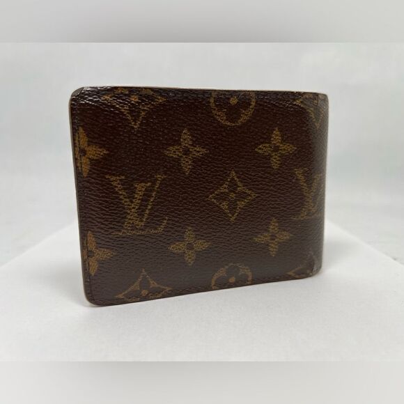 Louis Vuitton Monogram Billfold Wallet - Picture 4 of 9